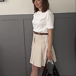 Keten etek pileli şortsuz kısa değildir