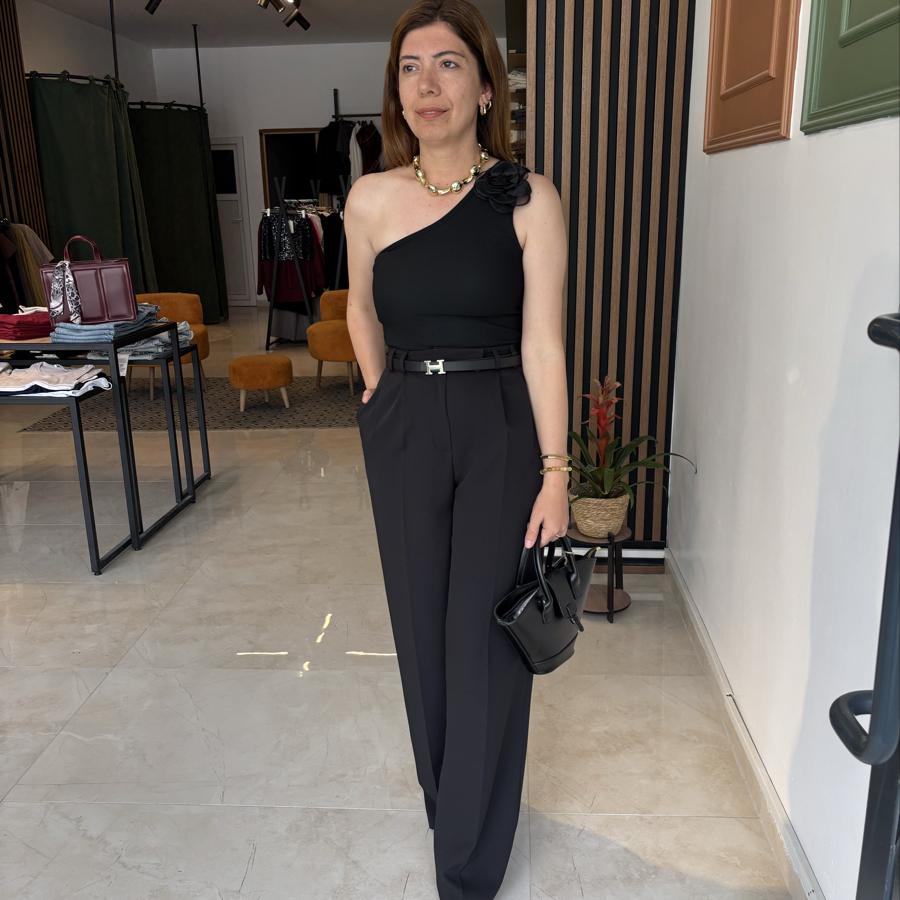 Tek omuz güllü gül detay çıkıyor