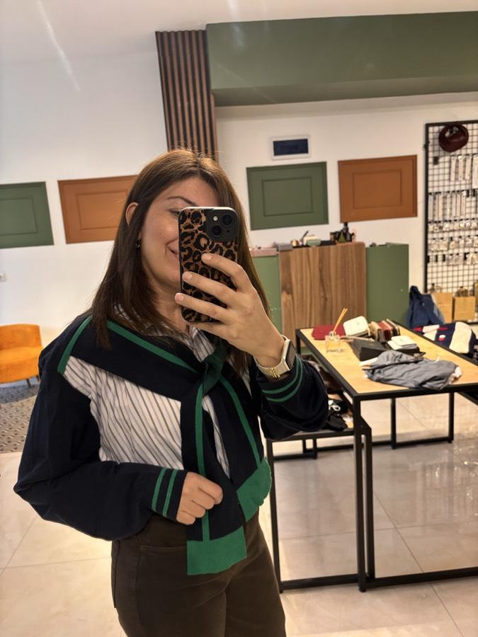 Gömlekli triko standart beden