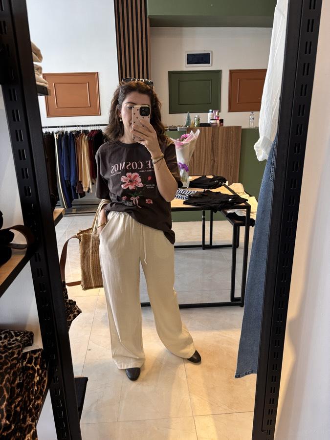 Çiçekli acı kahve tişört